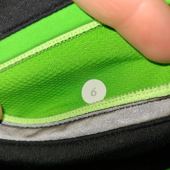 Lululemon capris - Picture 6 of 6